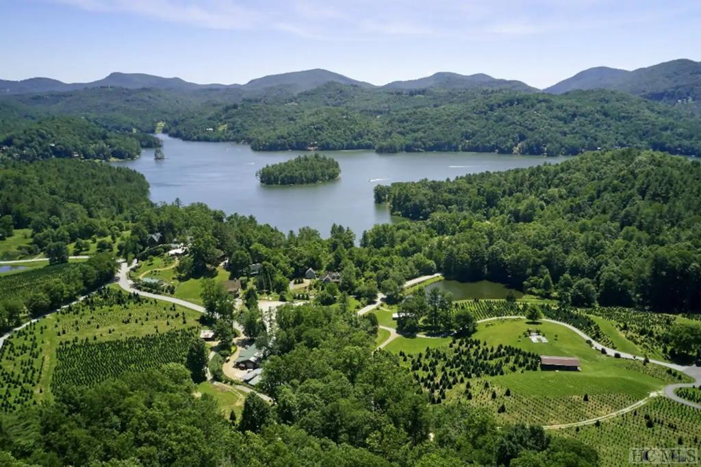 240 Chimney Pond Rd Glenville NC 28736