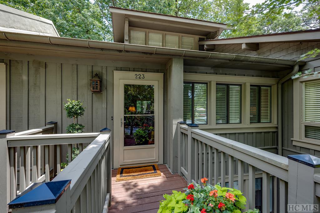 223 Fairway Condos, Highlands NC Real Estate Listing MLS 100760